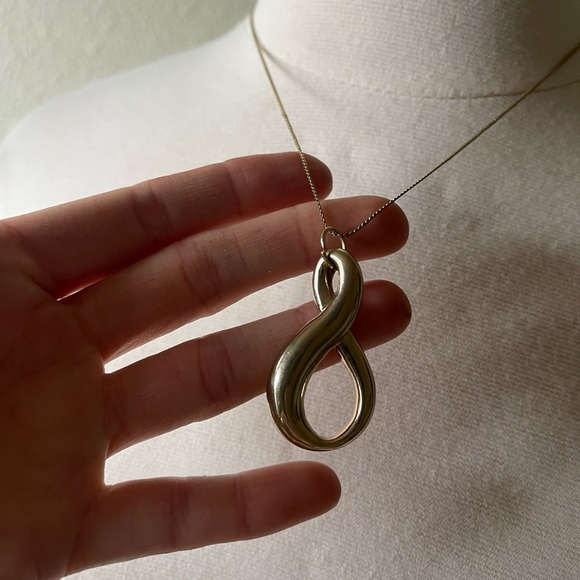 Vintage large infinity pendant on dainty gold chain treble clef style - Picture 5 of 7